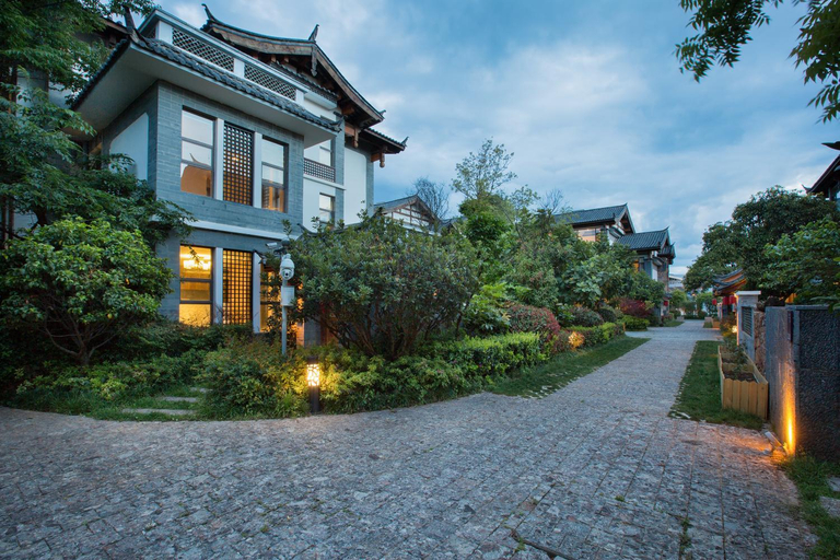 Exterior & Views