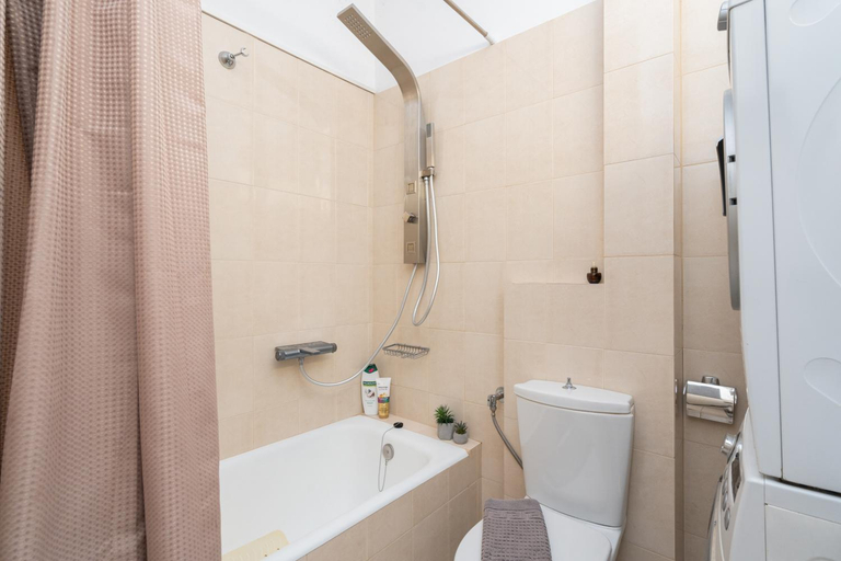 Bathroom 3, Anastasia's Stylish Apartment 5' from the center!, Peloponnese