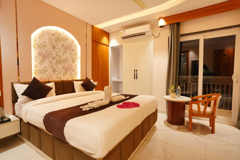 Room 5, Hotel Ayushman Ganga, Garhwal