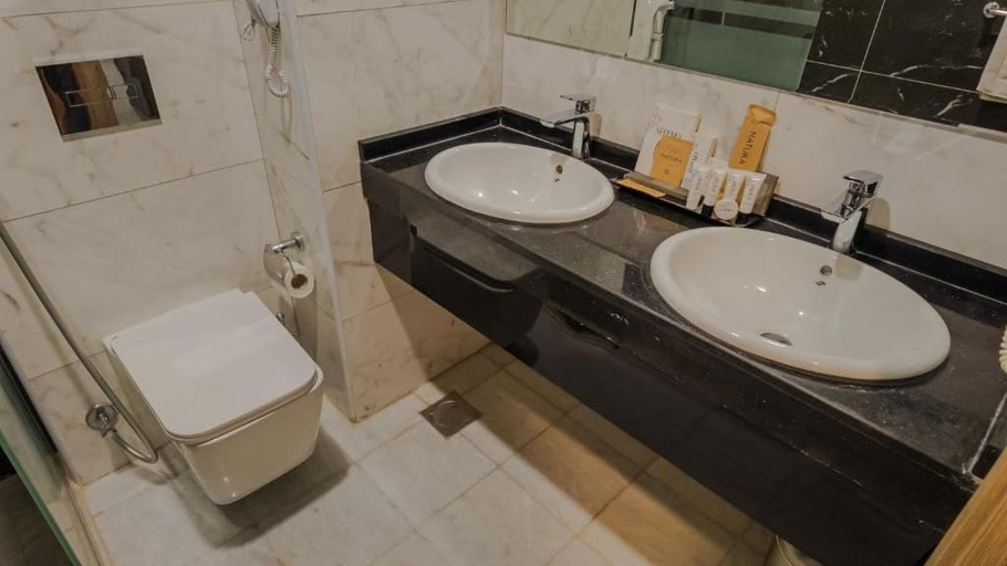 Bathroom, Poinciana Hotel, Makkah