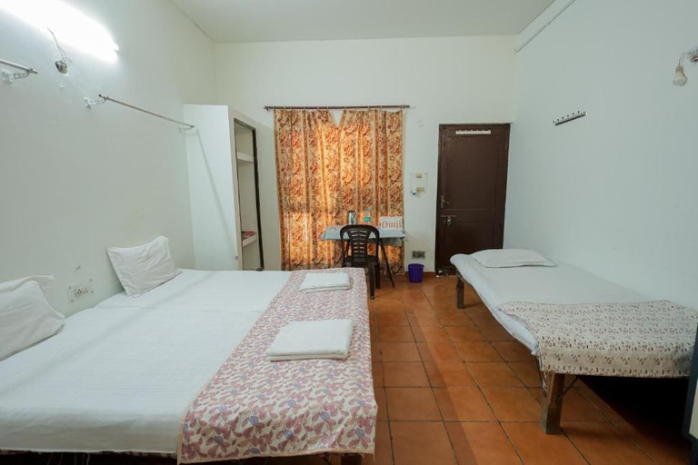 Room 1, Omji Ashram - Maa Anandmayi, Mathura