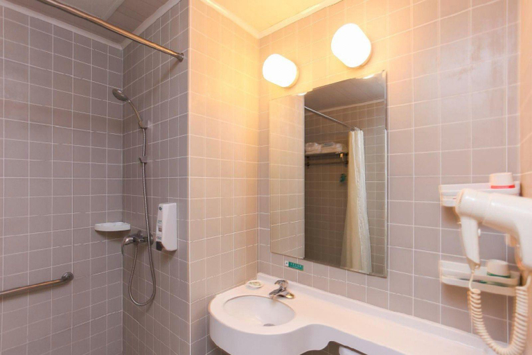 Bathroom 3, Jinjiang Inn Wuxi Anzhen East High-Speed Railway Station, Wuxi