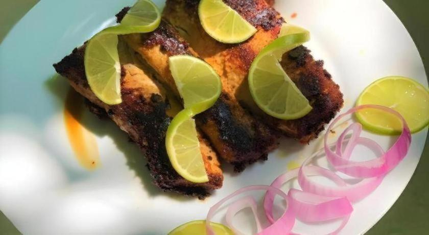 Food & Drinks 2, La Isla Bonita, Guraidhoo