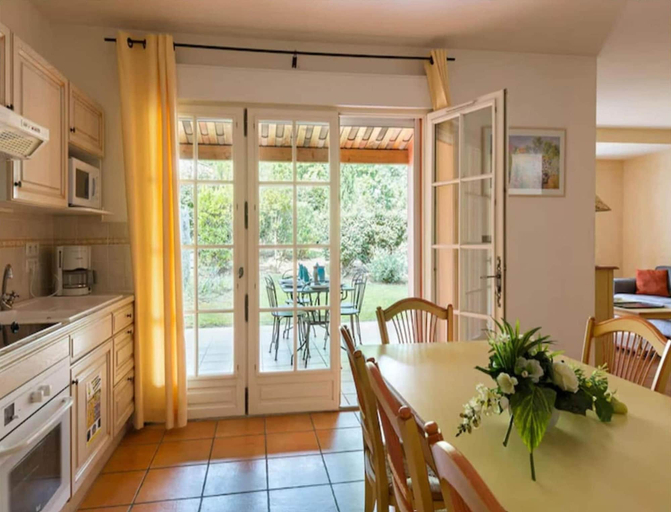 Private kitchen 3, Fayence Provencal House for 4, Var