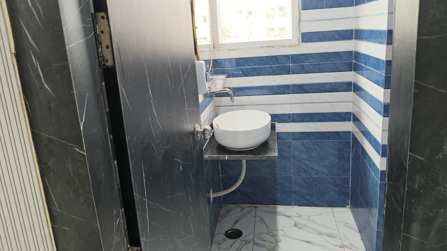 Bathroom 4, HOTEL ISHAAN PALACE, Delhi