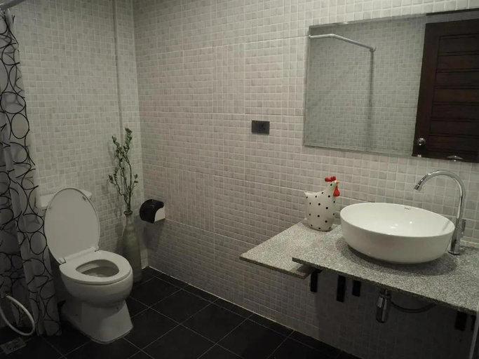 Bathroom, A Day Inn Lamphun, Muang Lamphun