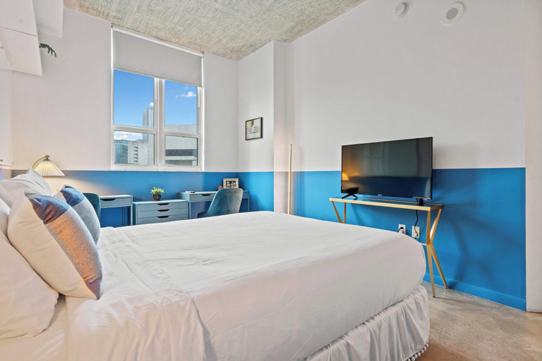 Interior 2, Stylish City Loft, Downtown Steps to Bayfront Park, Miami-Dade