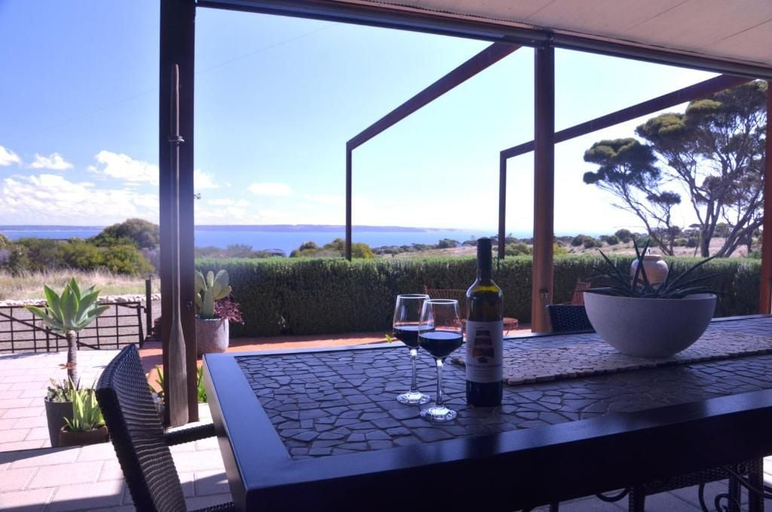 Outdoor dining, The Rusty Kangaroo, Kangaroo Island