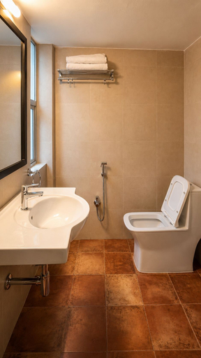 Bathroom 3, Wind Chalet, Satara