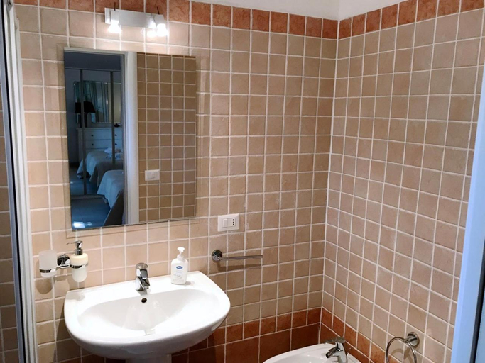 Bathroom 4, Villa La Maddalena in La Maddalena, Olbia-Tempio