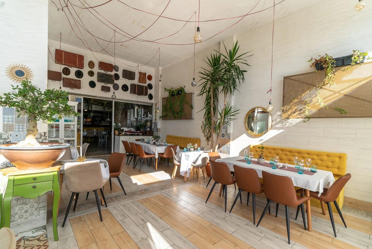 Food & Drinks 4, La Vella Yachting Club, Dubova
