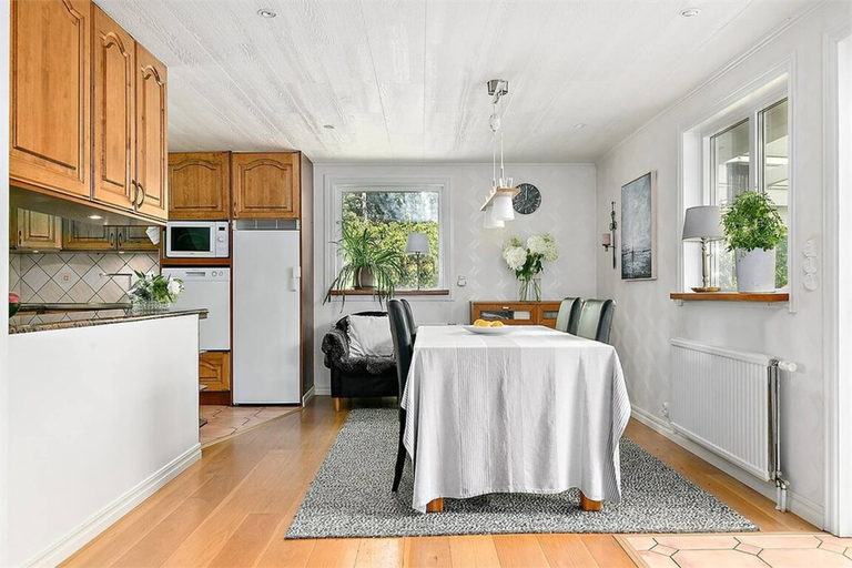 Dining room, Hazelnut Villa - Lake & Town Retreat, Osby