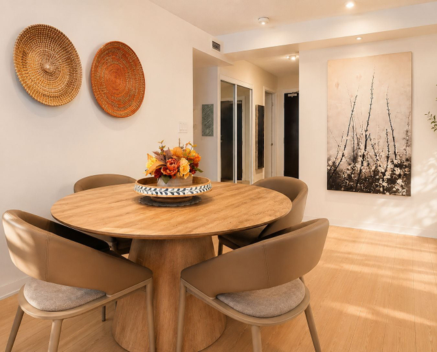 In-room dining, The Imperial Waterfront Escape, Toronto