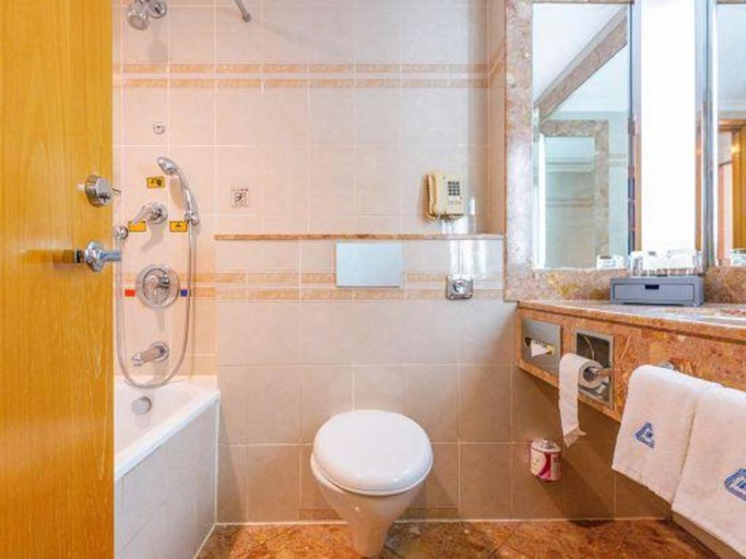 Bathroom 5, Grand Skylight Hotel Royal Beijing, Beijing