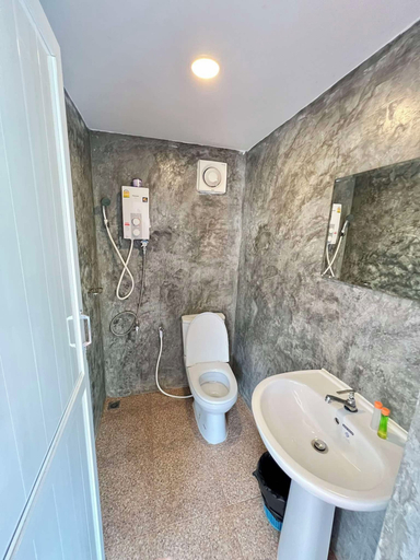 Bathroom 3, Rattana resort, Ko Lanta