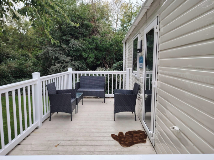 Terrace/patio, 3 Bed Seaside Cabin Sleeps 8 - Pool Access, Lincolnshire