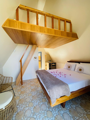 Room 5, Seabreeze Haven Resort, Maria