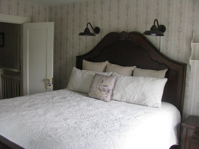Bedroom 2, Terraluna Inn, Douglas