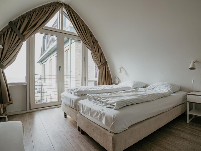 Bedroom 2, Apartment in Egmond with Stunning Sea Views, Bergen