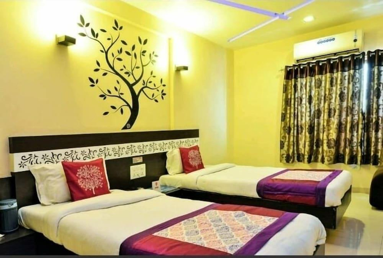 Bedroom, Hotel Skylawn Surat, Surat