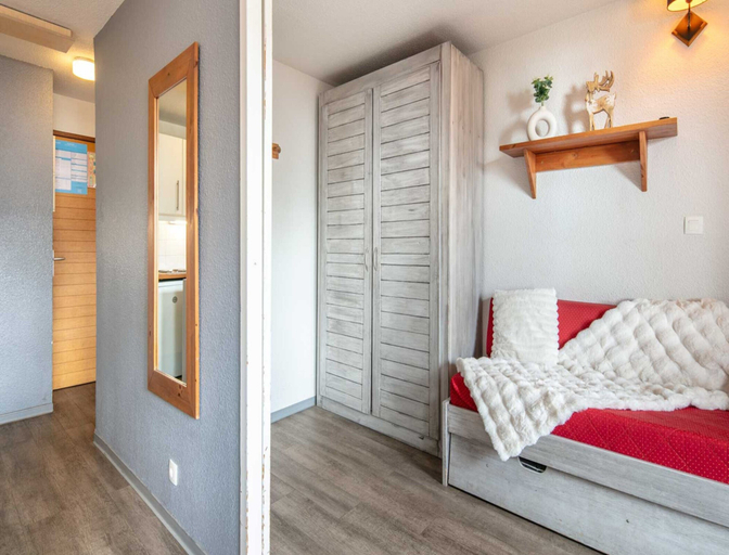 Interior 3, Tignes Mountain Apartment Near Ski Lifts, Savoie