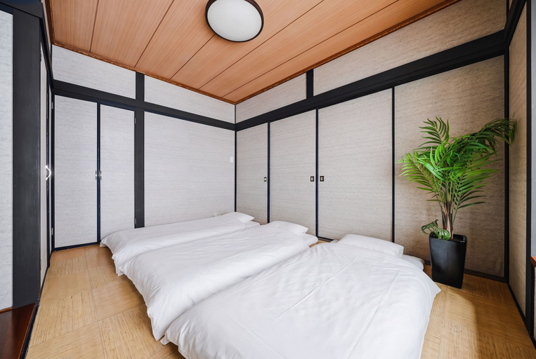 Room 5, THE BEEHIVE 1, Sapporo
