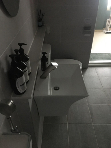 Bathroom 2, Gyeongju Stayrophy Noseo branch, Gyeongju