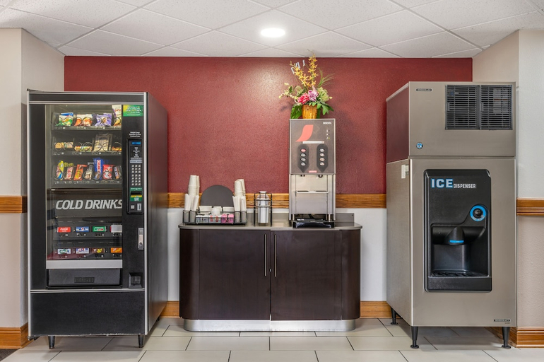Food & Drinks 5, Red Roof Inn Greencastle South – Cloverdale, Putnam