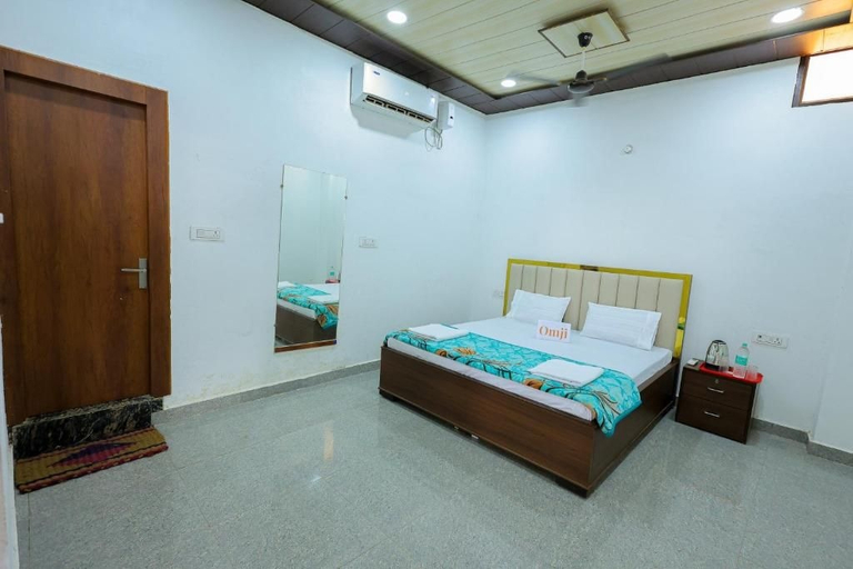 Room 3, Omji Ashram -  Ramnagar, Mathura