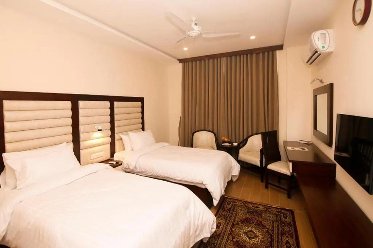 Bedroom, Hotel One Rahim Yar Khan Club Road, Bahawalpur