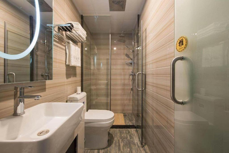 Bathroom 3, Xana Lite Beijing West Station Branch, Beijing