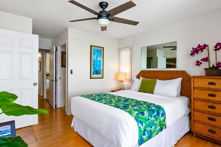 Bedroom 2, Island Style Oceanfront 2BD Wonderful Views -hololani A701, Maui