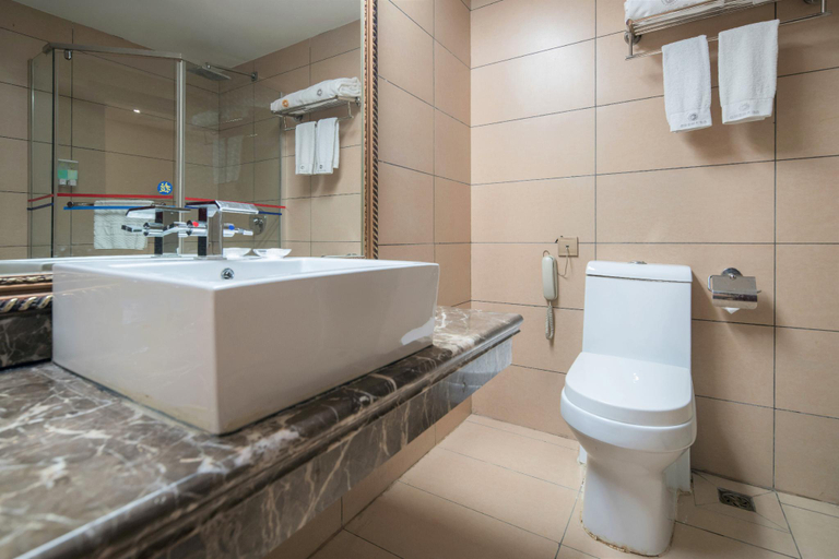 Bathroom 3, Guiyang Dynasty International Hotel, Guiyang