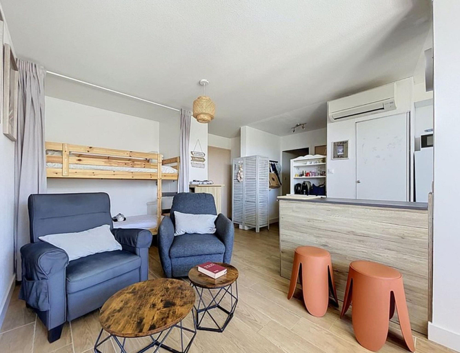 Living room 2, Alpine Ski Apartment in Tignes for 4, Hérault
