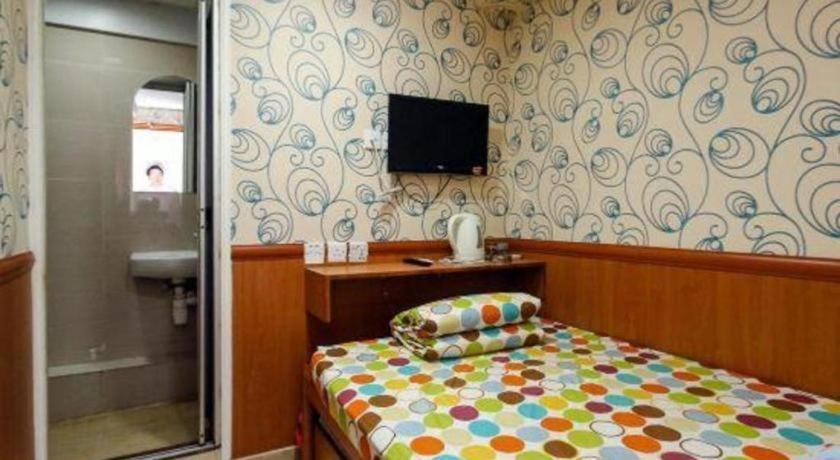 Bedroom 3, Good Lucky Hotel, Kowloon