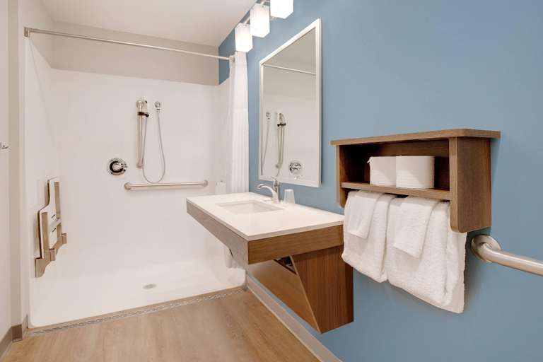 Bathroom 5, WoodSpring Suites Carol Stream - Chicago, Dupage