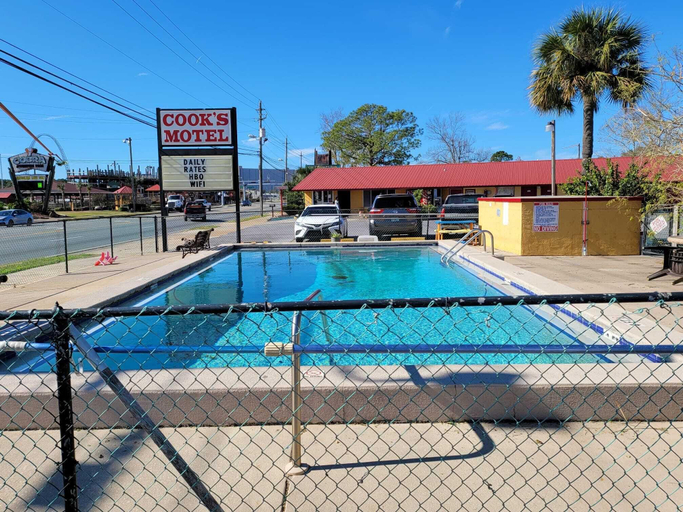 Sport & Beauty, Cook's Motel- Panama City Beach, Bay
