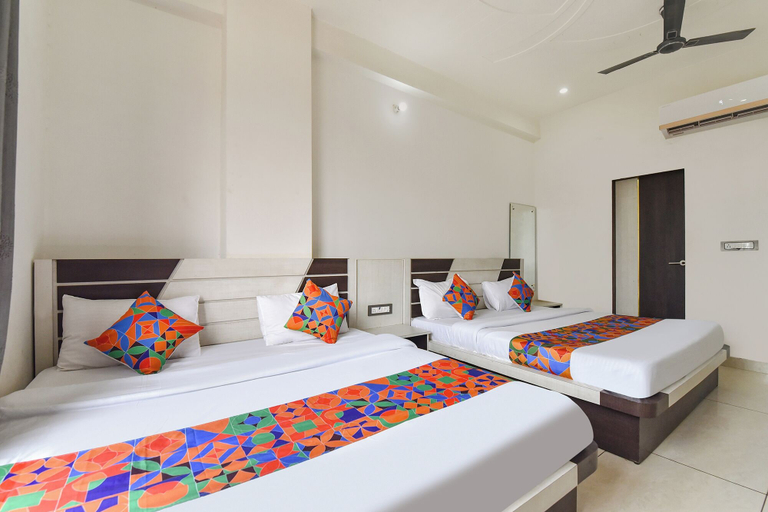 Room 3, FabHotel Dev Bhumi, Sikar