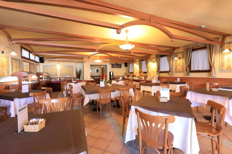 Food & Drinks 3, Palace Ponte di Legno, Brescia