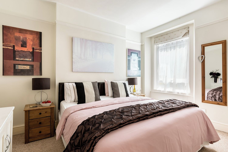 Room 5, Marina View Brixham, Torbay