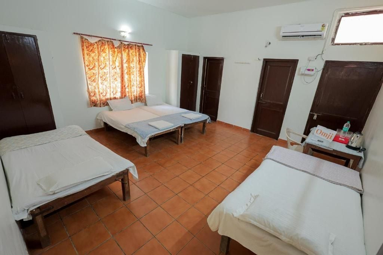Room 3, Omji Ashram - Maa Anandmayi, Mathura