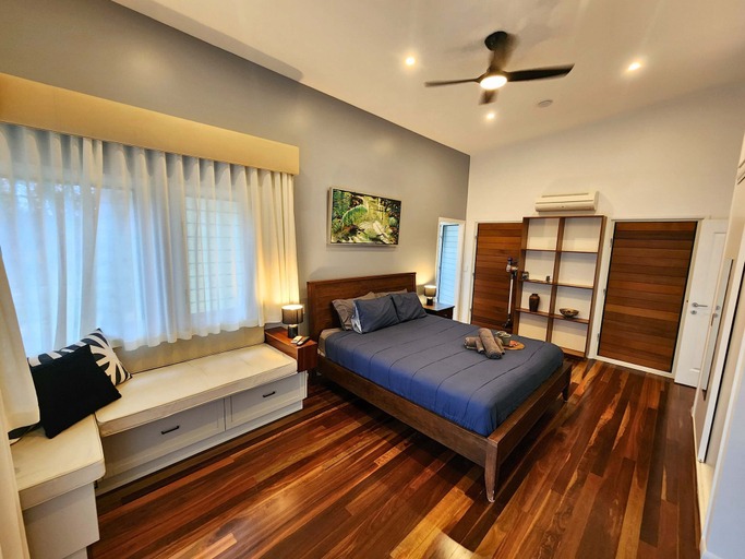 Room 3, Bushy s Hilltop Kingfisher Bay K Gari Fraser Island, Maryborough