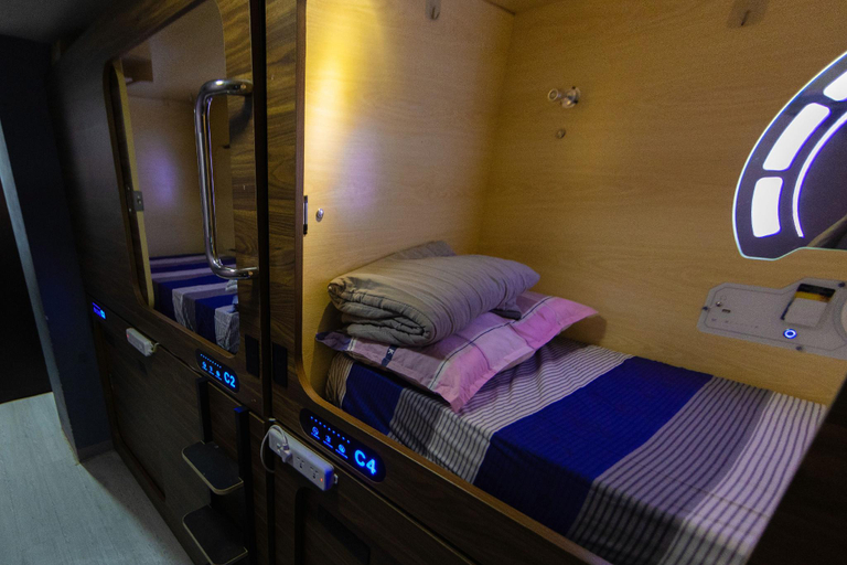 Bedroom 2, STARWAY CAPSULES, Hong Kong Island