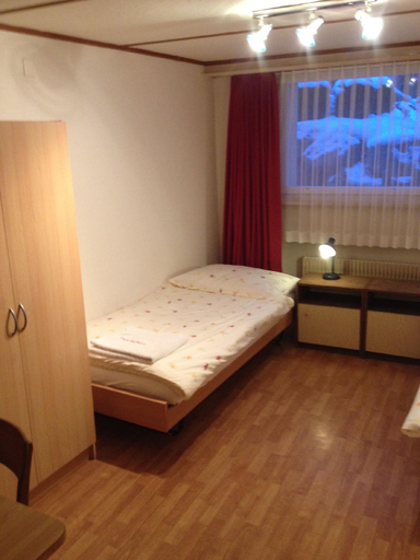 Bedroom 2, Hostel Vista Zweisimmen, Obersimmental