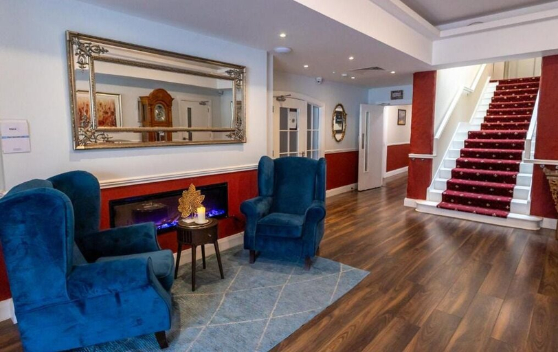 Lobby sitting area, Tigh Mary Donals Bar & Rooms at Whitegates