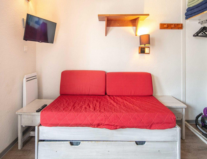 Living room, Alpine 1-bed Apartment in Tignes, Savoie