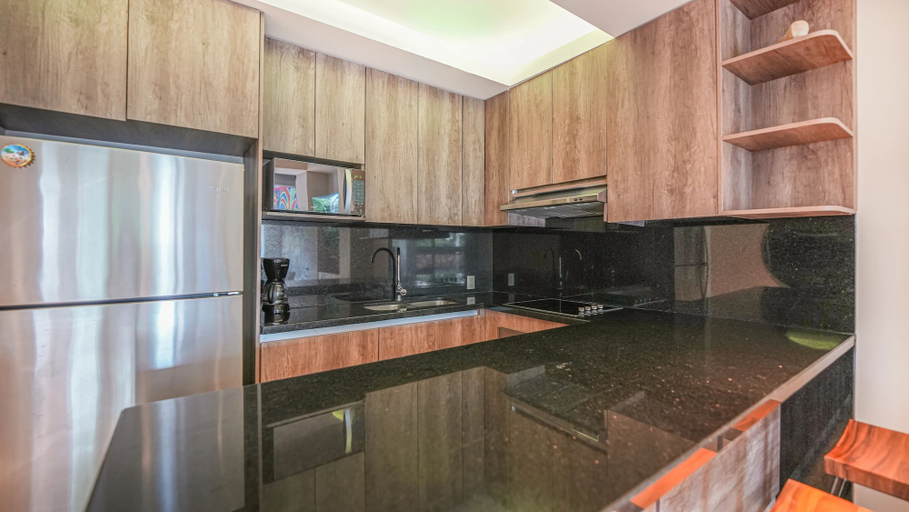Private kitchen 5, Torre Ku - Rooftop Pool & Near the Beach, Puerto Vallarta