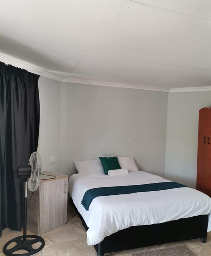 Bedroom 3, Khutsong Lodge, Ehlanzeni