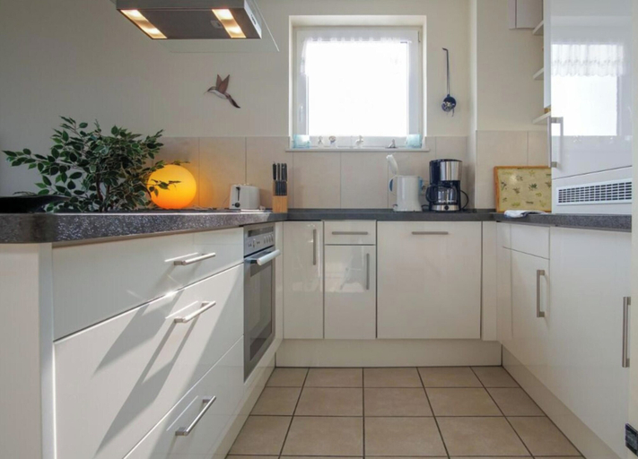 Private kitchen 5, Holiday Apartment With 1 Bedroom, Ostholstein