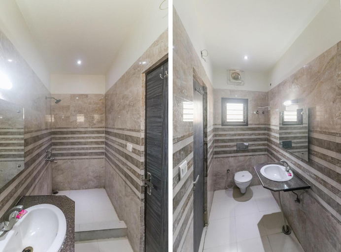 Bathroom, Hotel Jainson Residency Agra, Agra
